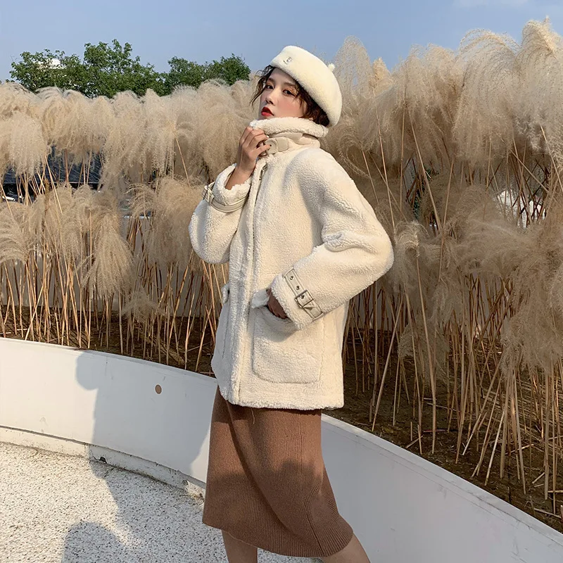 

Photo Shoot 2019 New Style Lambs Wool Coat Female Short Fur Thick ke li rong Locomotive Cotton Coat