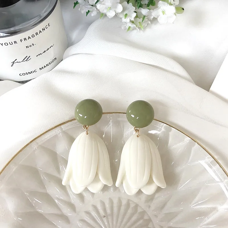 

UJBOX Temperament Elegant Tulip Earrings French Retro Romantic High-end Earrings No Piercing Earrings for Girls Birthday Gift