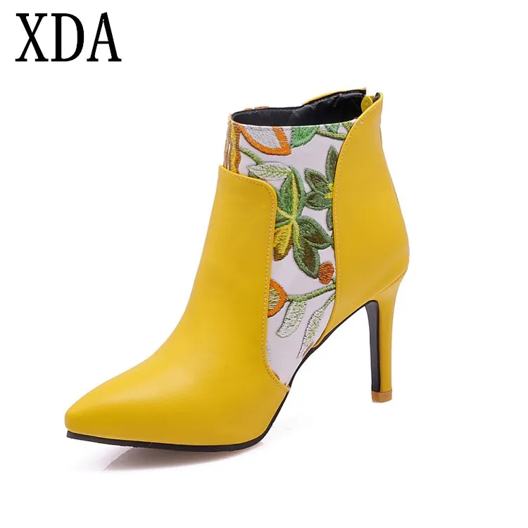 

XDA New Fashion black White yellow Wedding Women Shoes Sexy Women Boots High-Heel Ankle Boots Pointed print Zip Martin boot B259