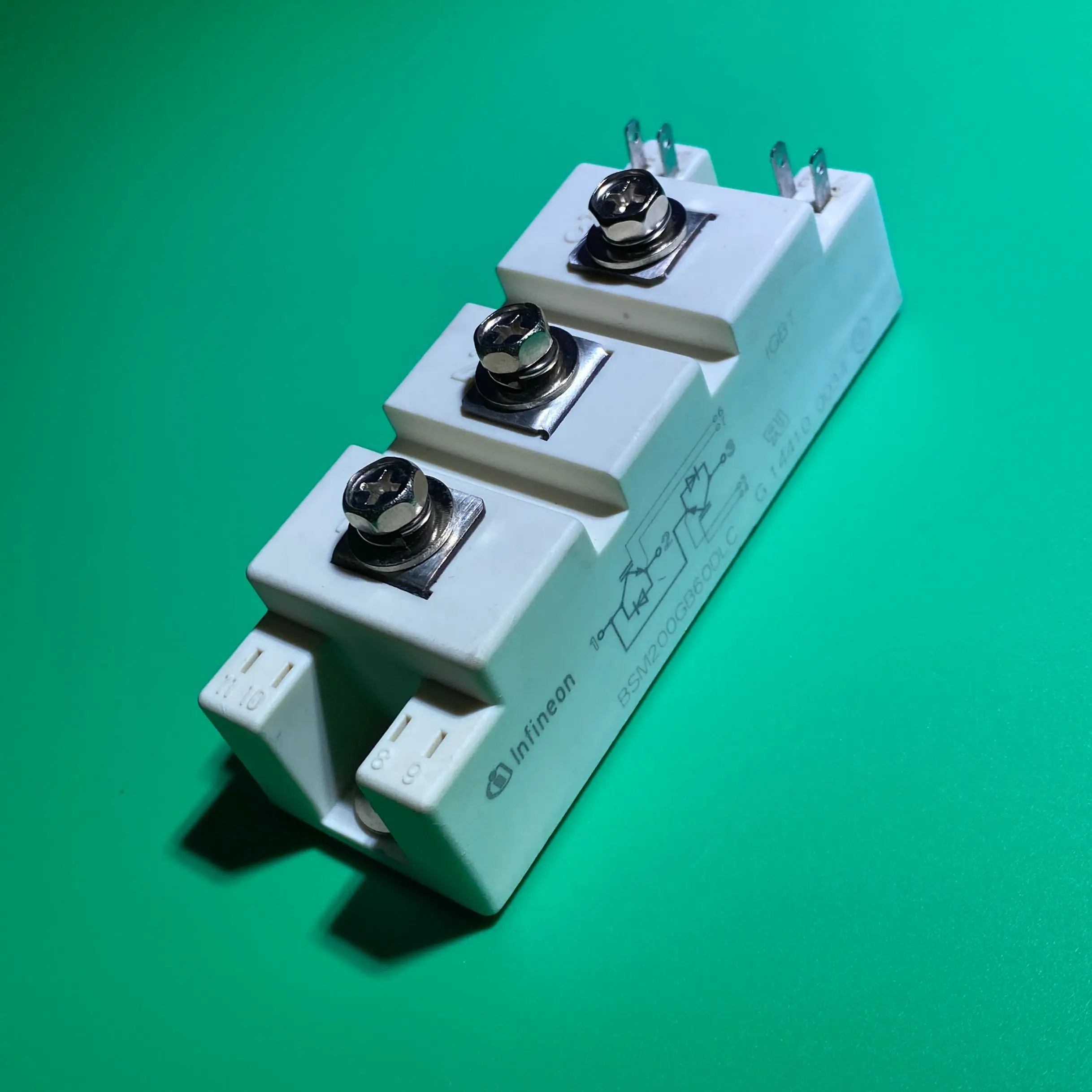 BSM200GB60DLC MODULES BSM 200GB60 DLC IGBT MODULE 600V 230A BSM200GB60DLCHOSA1 Technicshe Information BSM200 GB60DLC | Обустройство