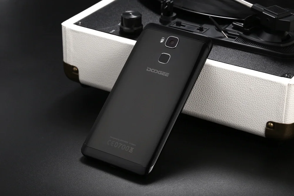 Doogee Y6 Piano смартфон 4 ГБ ОЗУ 64 Гб ПЗУ 5," 4G LTE телефон MTK6750 Восьмиядерный Android 6,0 МП отпечаток пальца мобильный телефон