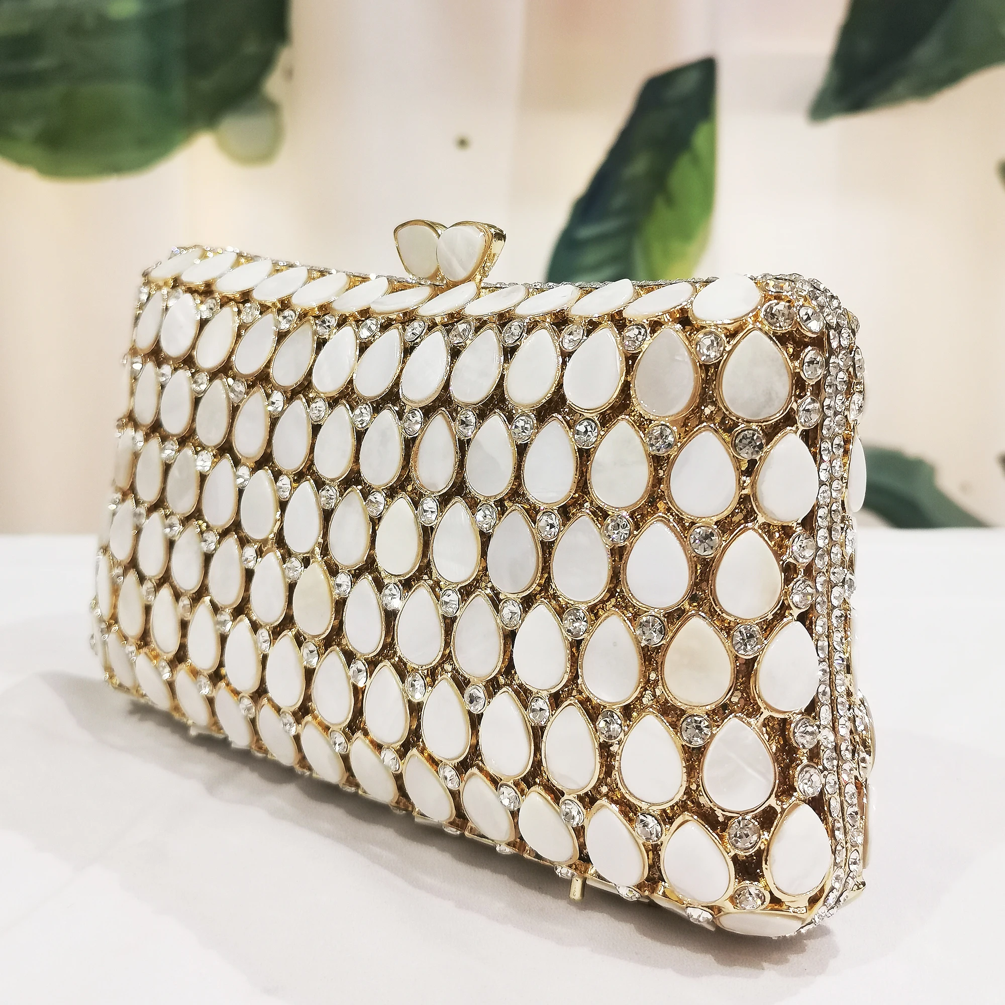 Best Design White Shell Gold Metal Women Clutch Bags Evening Wedding Bridal  Purse New Fashion Ladies Shoulder Chain Handbags