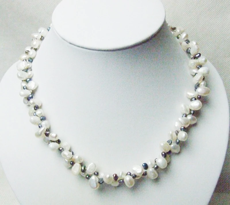 Attention please THE LAST DAYS OF Discount!!! beautiful Necklace with black & white pearl.