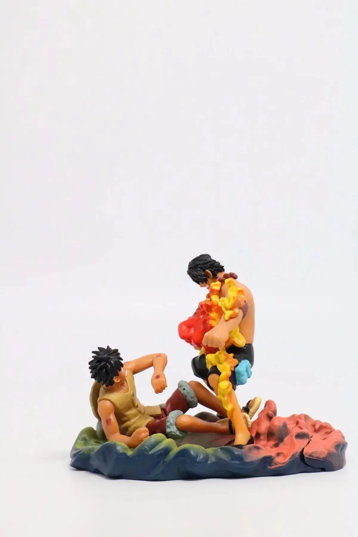 Аниме периферийная одна штука/навигация Ace Death Luffy Ace красная собака сцена в штучной упаковке гаражный комплект