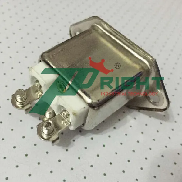 Гнездо для нагревательного элемента 3 шпильки разъем TR-CS01P01