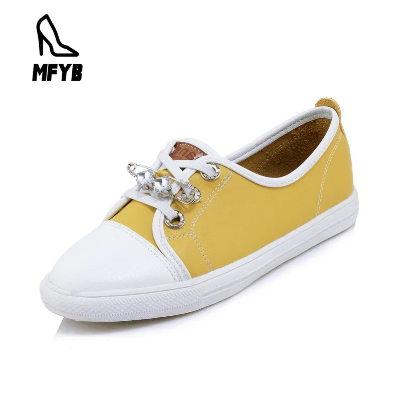 

MFYB Women's flat shoes 2019 autumn new comfortable flat bottom cross strap casual small white shoes large size 34-46