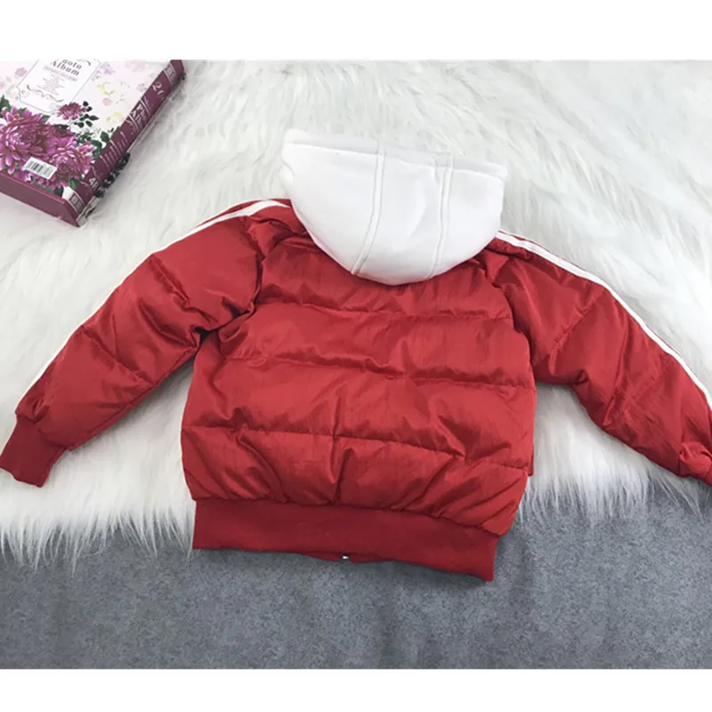 Детская одежда новая осенне-зимняя Детская короткая Стеганая пуховая куртка из двух предметов с капюшоном для маленьких мальчиков и девочек