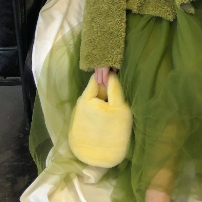 yellow mini bag Милый Макарон карамельный цвет мини меховая сумка для женщин Зимняя мода милые Kawaii для девочек из искусственной норки сумки уличная стильная мягкая плюшевая сумка - Цвет: yellow mini bag