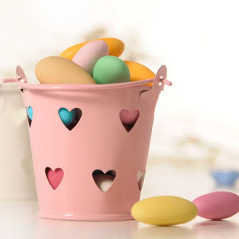 

Pink Girl Small Iron Bucket Candy Box Mini Metal Bucket Hollow Heart Wedding Gift Candy Box Party Supplies Gift Box Decor