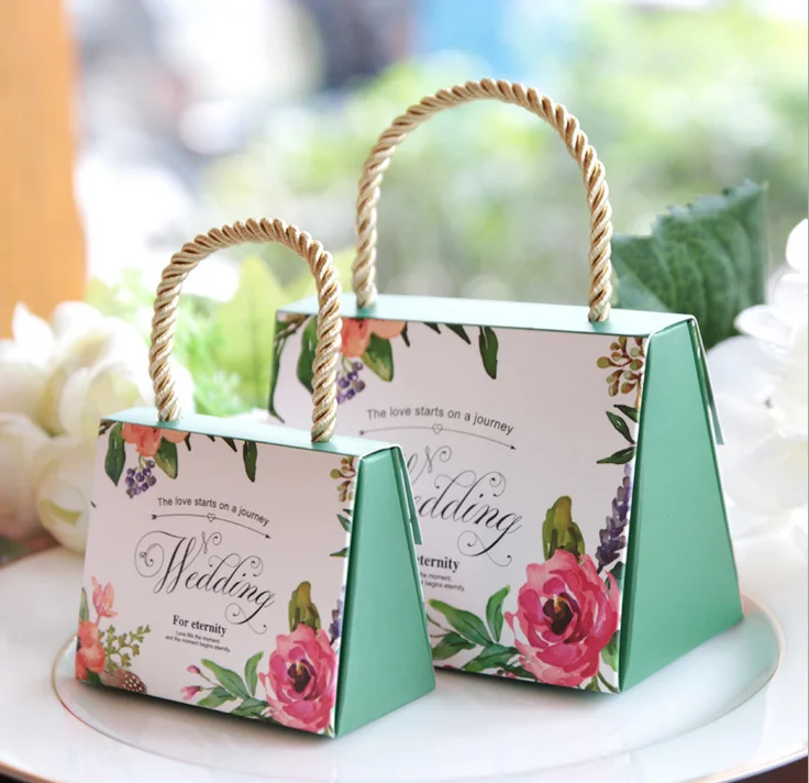 

30 Creative European Style Paper Candy Gift Boxes with Handle Wedding Cookie Gifts Box Printed Hand Bags Boxes Birthday Decor