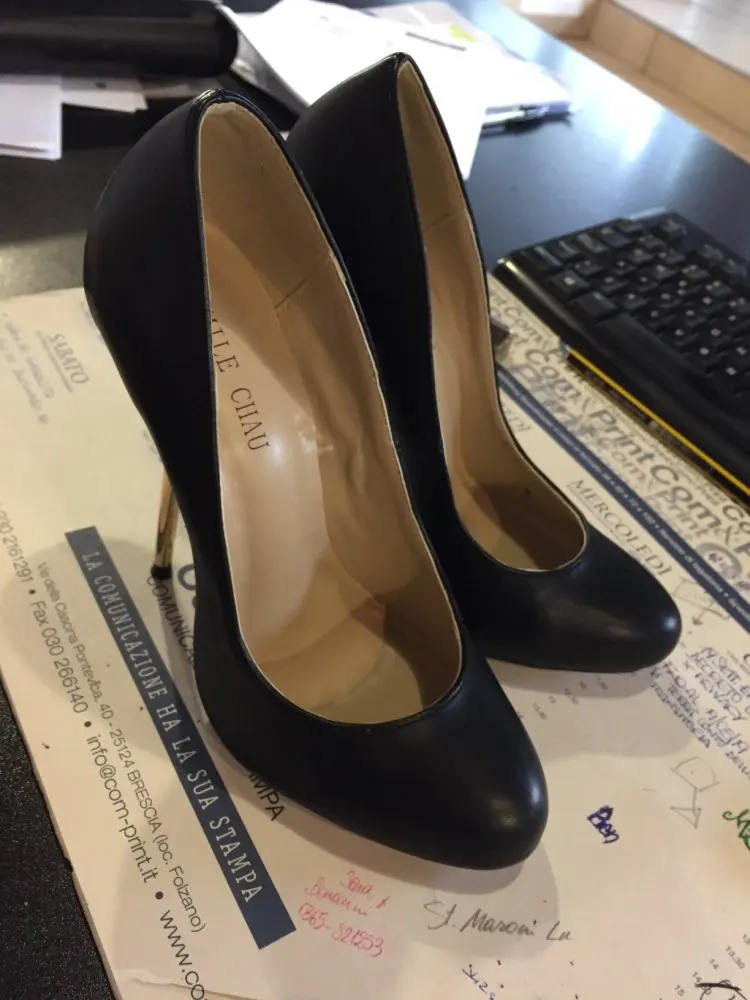 UTB8Wb.yjL2JXKJkSanrq6y3lVXa7