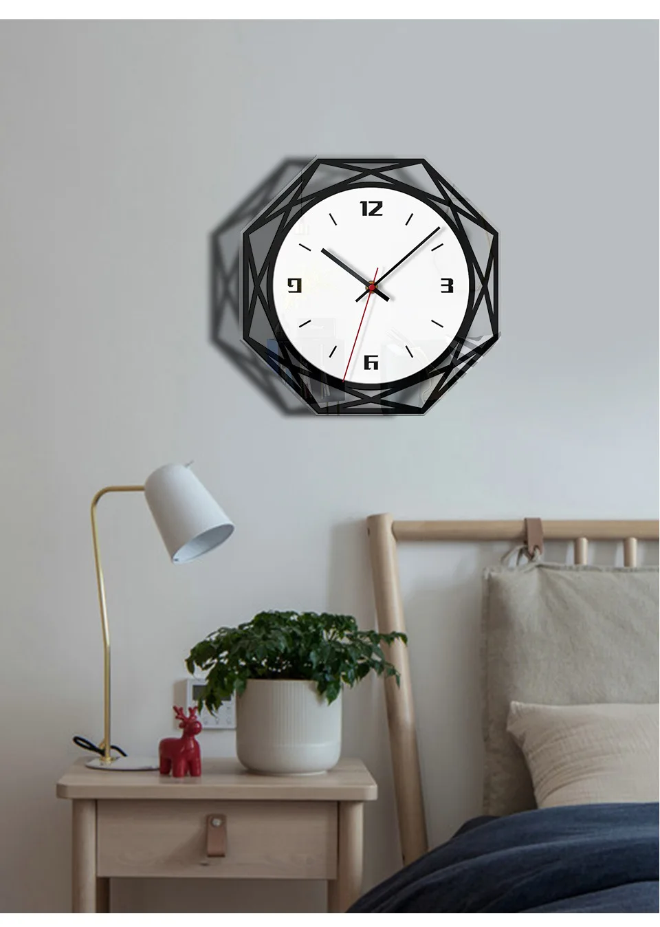New Products Hot Selling Home Decoration Acrylic Wall Clock Creative Black And White Transparent Clock Living Room Library Clock