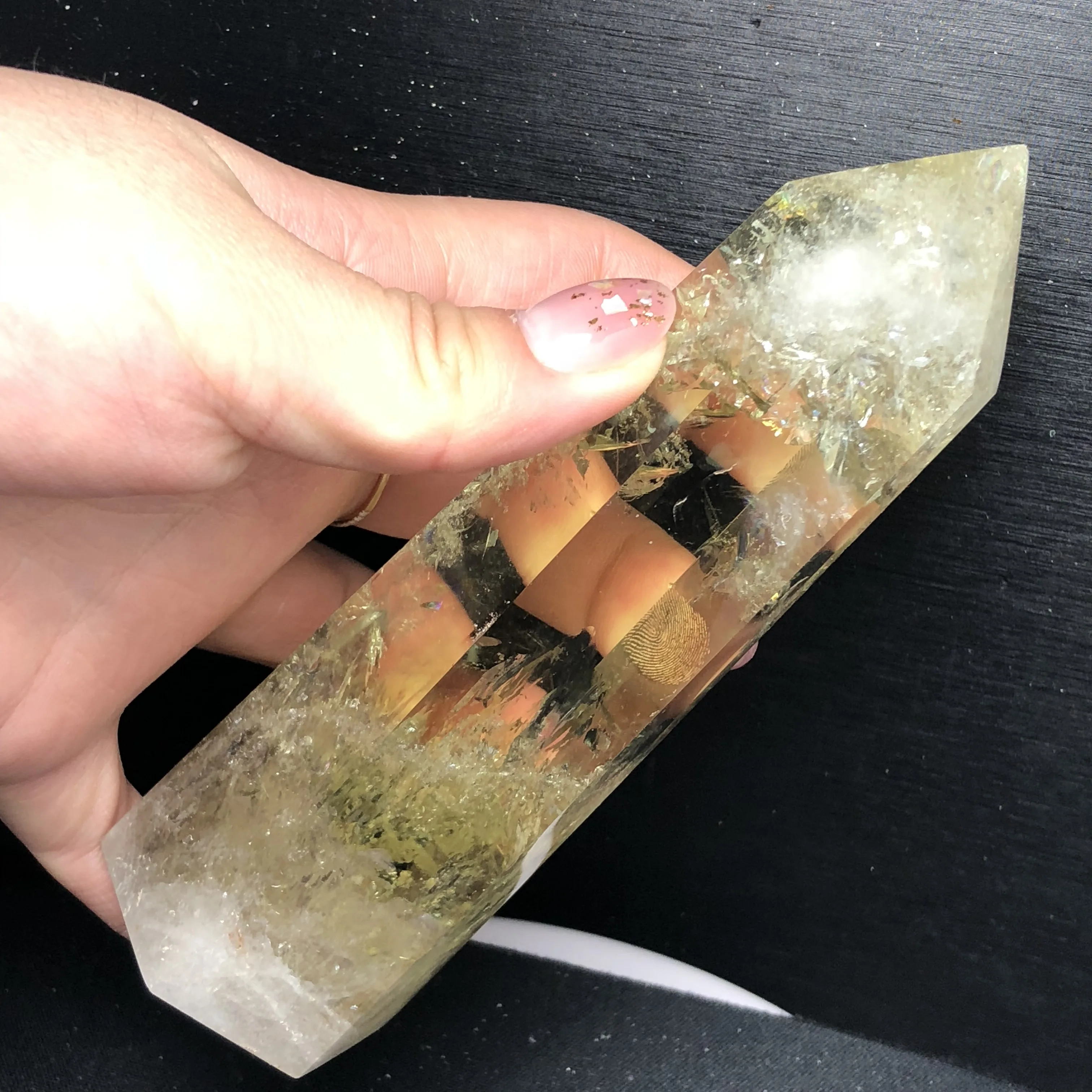 Natural high concentration topaz rainbow crystal carving meditation reiki healing crystal, beautiful crafts home decoration deco