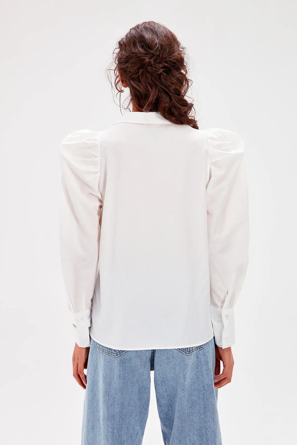 Trendyol Raw белая классическая рубашка TWOAW20GO0138