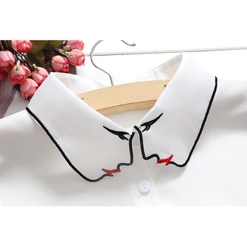 

Women Fake Collar Embroidery Vintage Detachable Half Shirts for Matching Sweater EIG88
