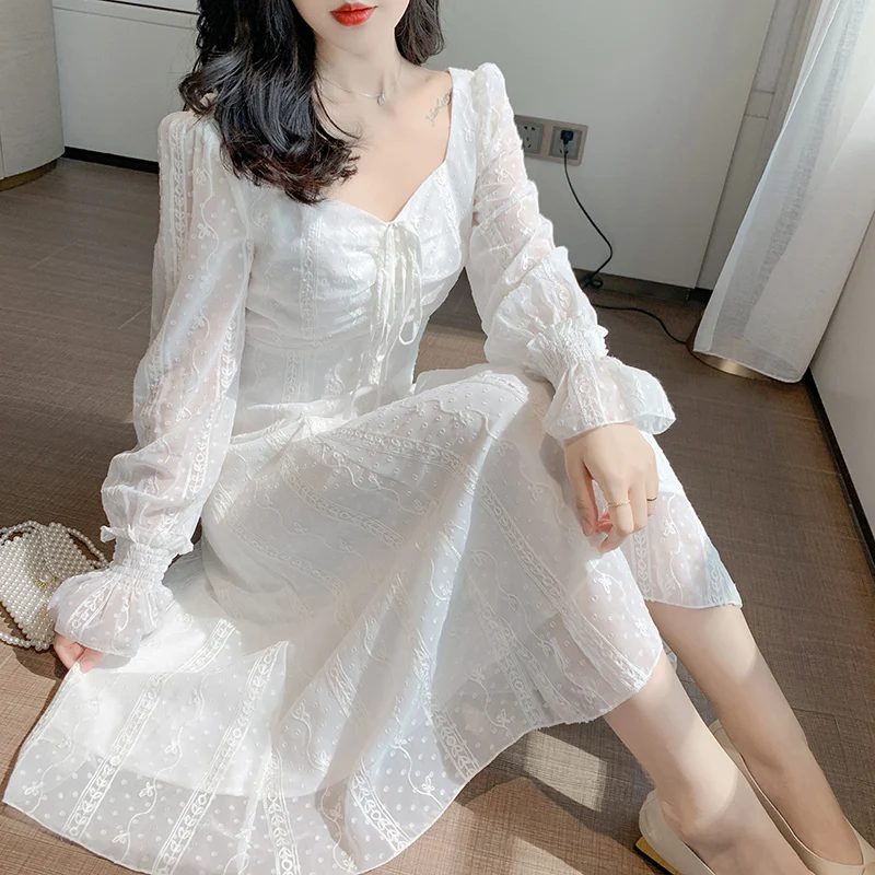 Spring and Autumn Retro Elegant Flare Sleeve Square Collar Waist Slim Long Lace Dress