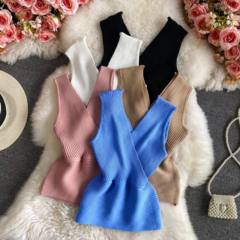 

Майка женская трикотажная однотонная с глубоким V-образным вырезом, 12 цветов