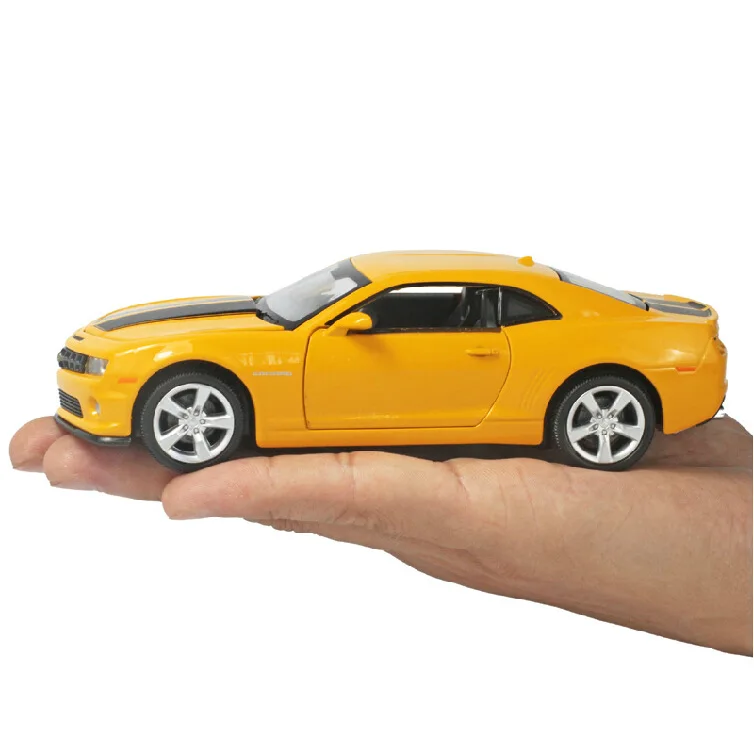 1: 32 Chevrolet comei Luo сплав модель автомобиля звук, освещение ВОИН детская игрушка автомобиль
