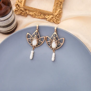 

BALANBIU 2020 New Drop Earrings For Women Cute Crystal Resin Bat Baroque Cultured Pearl Dangle Earrings Vintage Fashion Jewelry