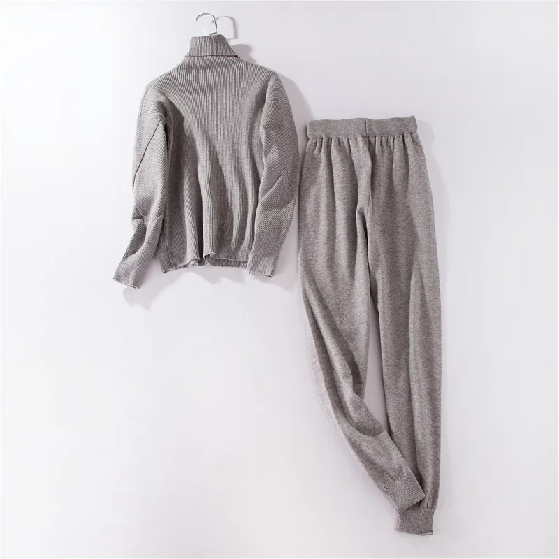 9397810632_1266139199