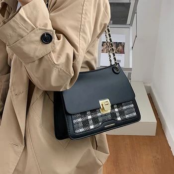 

HOT Unique Design Autumn Women Chain Shoulder Bag Popular Underarm Bag Fashion Wild Messenger Stitching Square Bag Width: 25cm