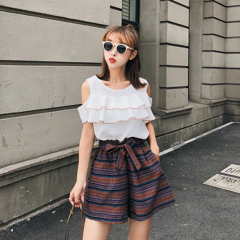 

[Dowisi] High-waisted Wide-Leg Shorts 2018 New Style Korean-style Off-shoulder Tops Shorts Two-Piece Set Fashion F6654