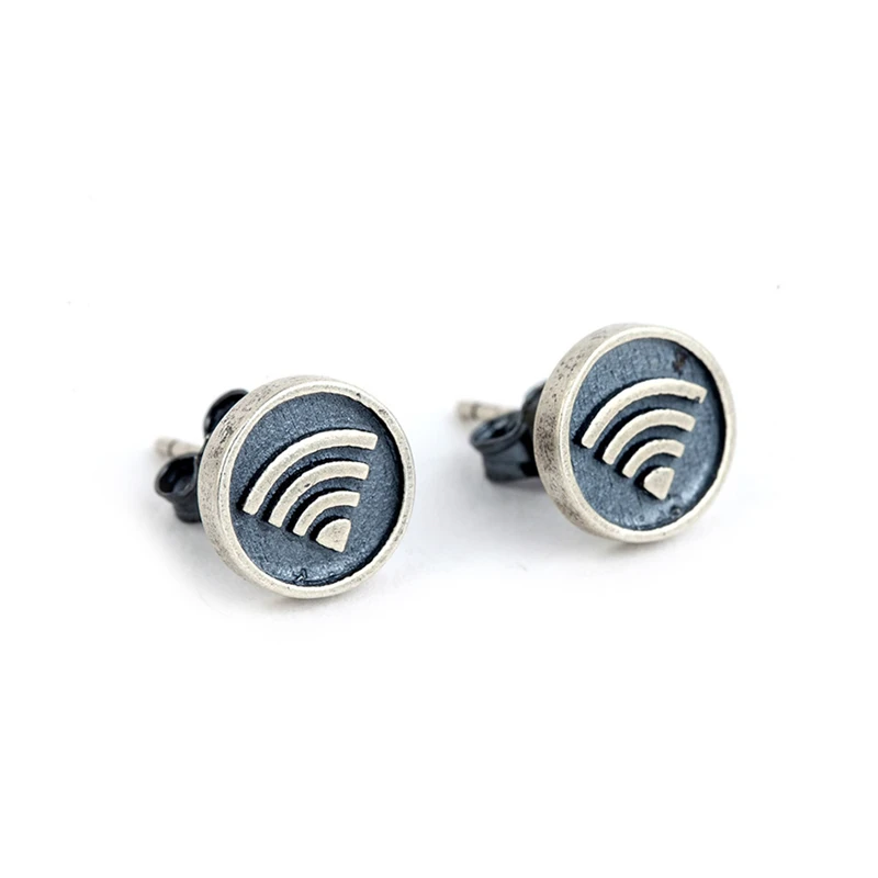 Boucle d'oreille tendance technologique homme