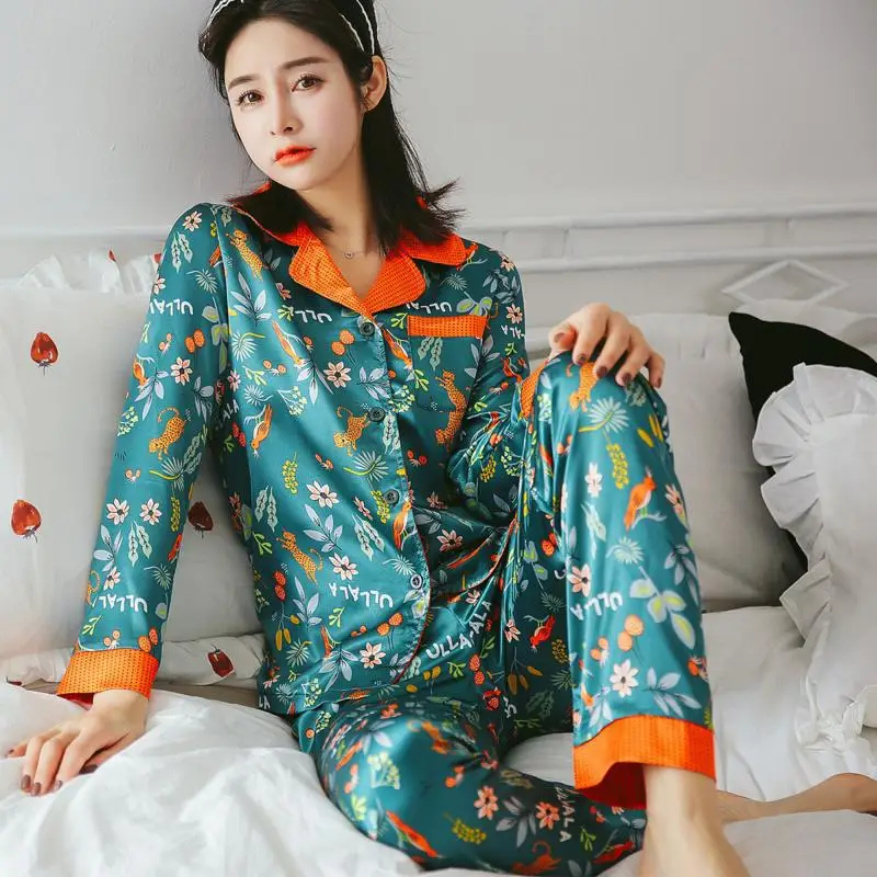 

Pajamas Women's Spring Top Grade Imitated Silk Fabric Leopard Printed Set Retro Pastoral Style Floral Plant Long Sleeve Tracksui