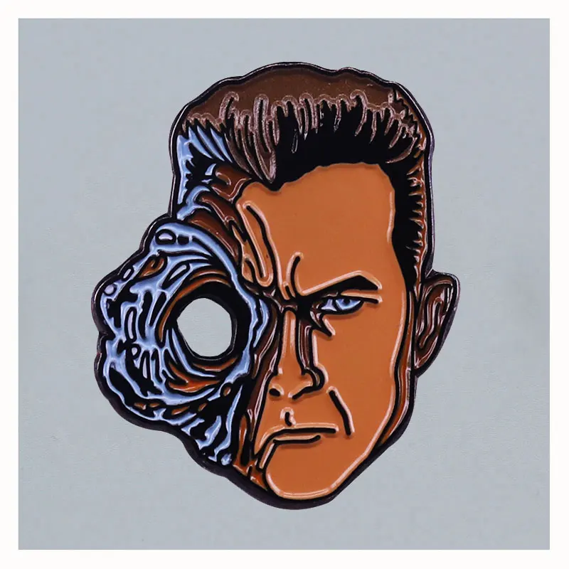 Брошь с изображением лица Terminator интересное украшение для джинсовой куртки