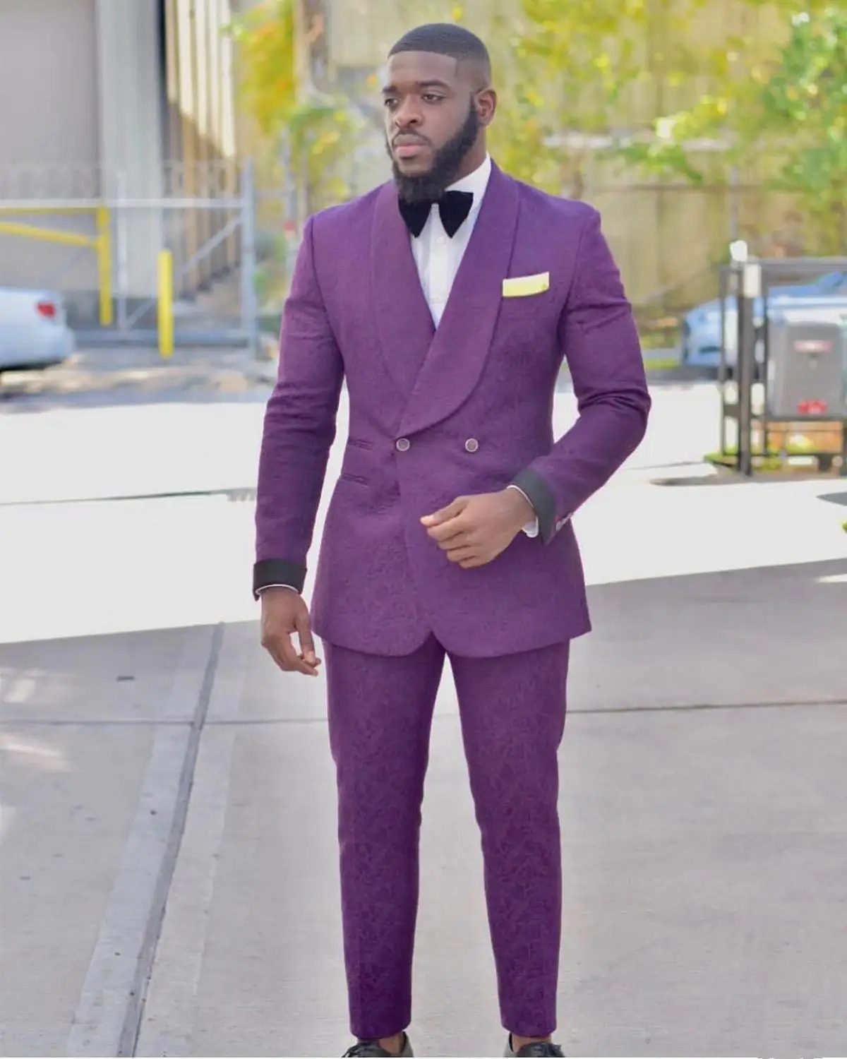 Embossing Groom Tuxedos Pink Mens Wedding Tuxedos Wide Shawl Lapel Man Jacket Blazer Men Prom Dinner 2pcs Suit Jacket+Pants