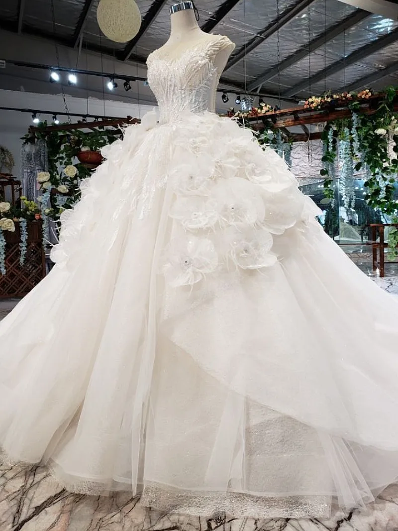 Hot9 New Lace Round Neck Sleeveless Ball Gown Wedding Dresses Wit H3D Flower Appliques Beadings Ruffle Edge Court Train