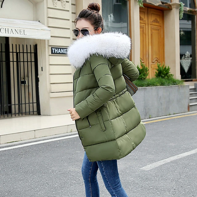 Chaqueta larga de polipiel con pelo y capucha beige