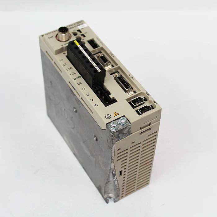 Yaskawa SGDS-01A31AY566 Servopack 100V 0190-19534 б/у в хорошем состоянии