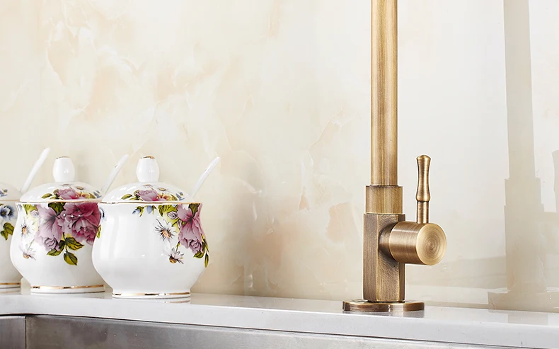 Brushed Finish Classic Kitchen Sink Faucet Gooseneck Single Lever Tap