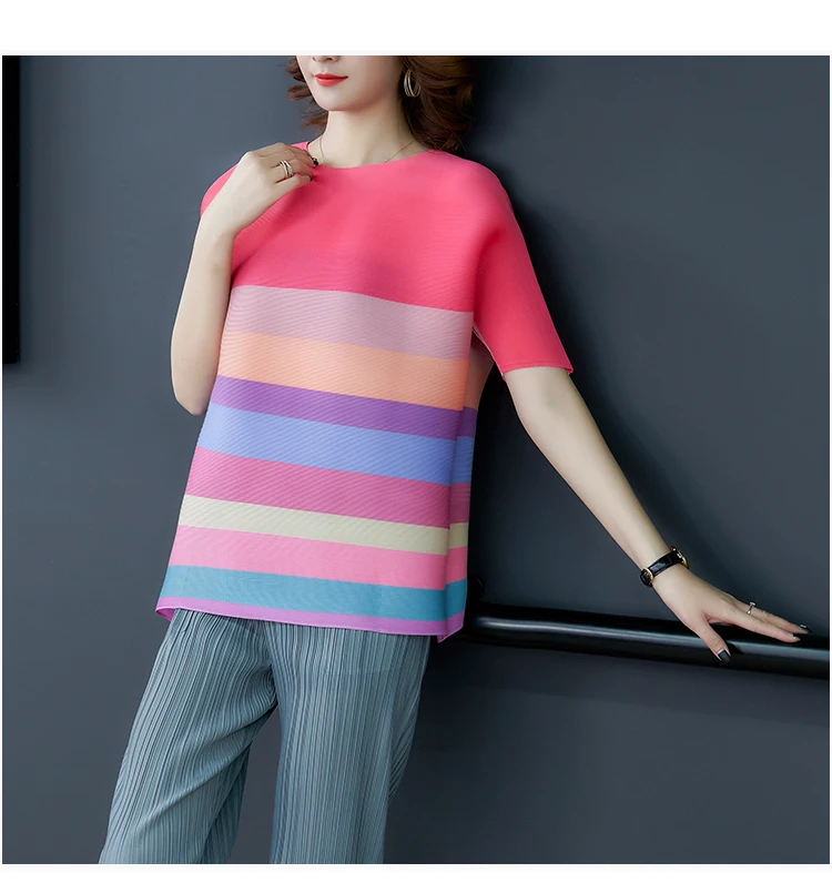 Европа станция большой размер новая радужная полоса плиссированная тонкая футболка с круглым вырезом Топ женский