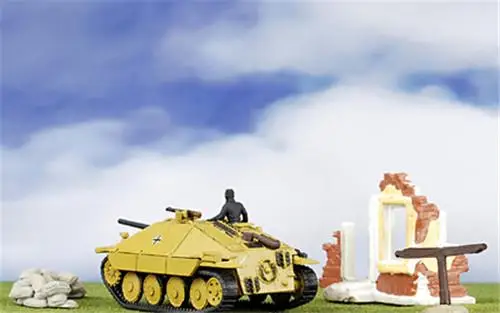 

WWII GERMAN HETZER 1/72 DIECAST MODEL FINISHED TANK LIMITED EDITION FOV
