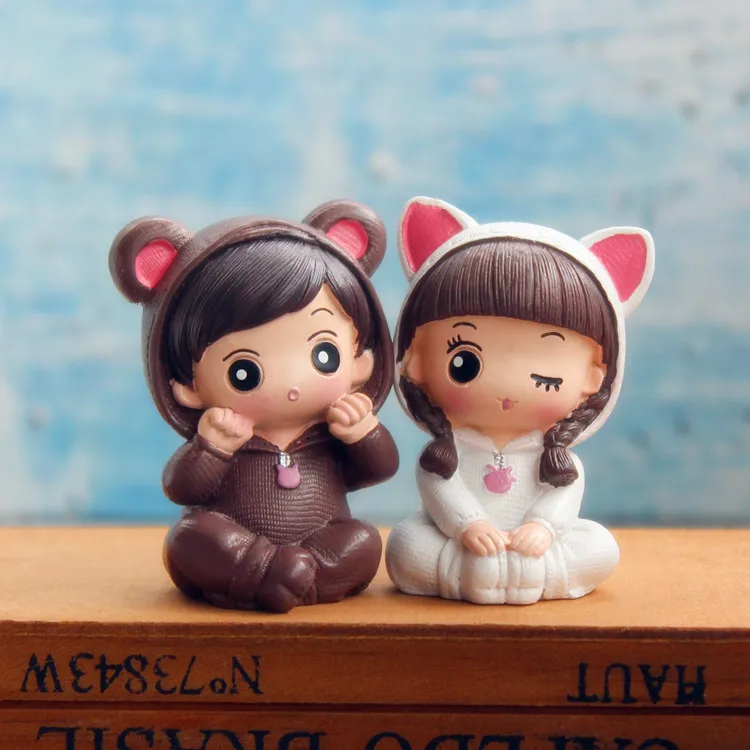 

A Pair Resin Decoration Car Decoration Car Cartoon Ornaments Baby Birthday Cake Decoration Ornaments New Arrival