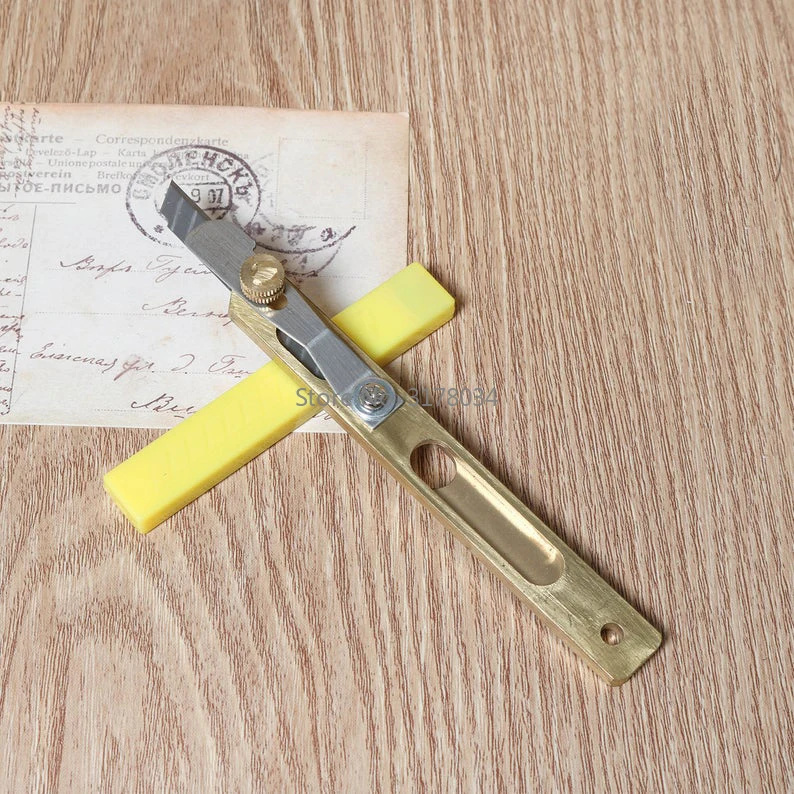 

Hand DIY Draw Gauge Professional Patchwork Fabric Leather Craft Cut Strap Sewing Cutter Knife Tool with Blade Trimming Leather