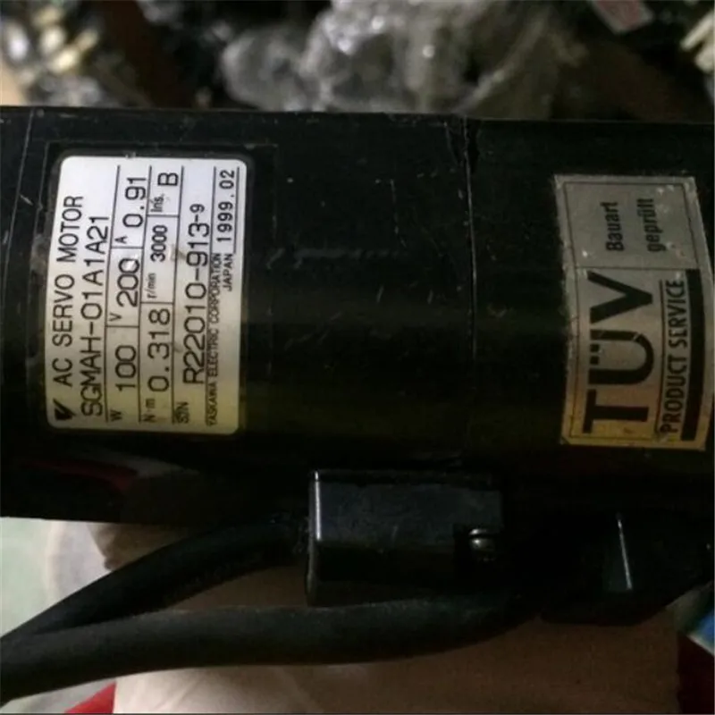 Использованный протестированный рабочий SGMAH-01A1A21 серводвигатель переменного тока