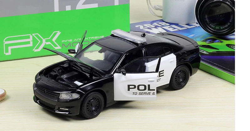 WELLY литье под давлением 1:24 модель автомобиля Dodge зарядное устройство погоня сплав гоночный автомобиль спортивный автомобиль металлический игрушечный автомобиль для детей Коллекция подарков