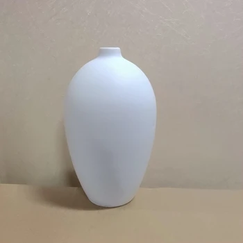 

White Flower Vase Ceramic Flower Vase for Wholesales 90 pieces in total