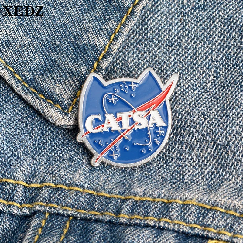 Alien blue cat эмалированная булавка для полета дорожный значок на заказ со