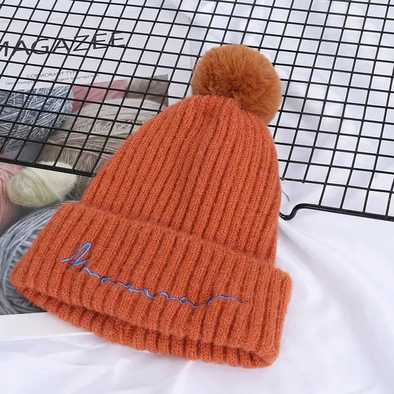 Orange Модная детская одежда с помпонами вязаная шляпа, с вышитыми буквами Для мальчиков и девочек, зимняя однотонная шляпа теплая шапка высокое качество хлопок Детские Горох - Цвет: Orange