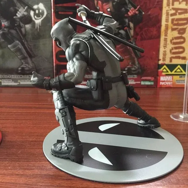 KOTOBUKIYA Marvel X-men X-Man в сборе Дэдпул красный серый в коробке гаражный комплект