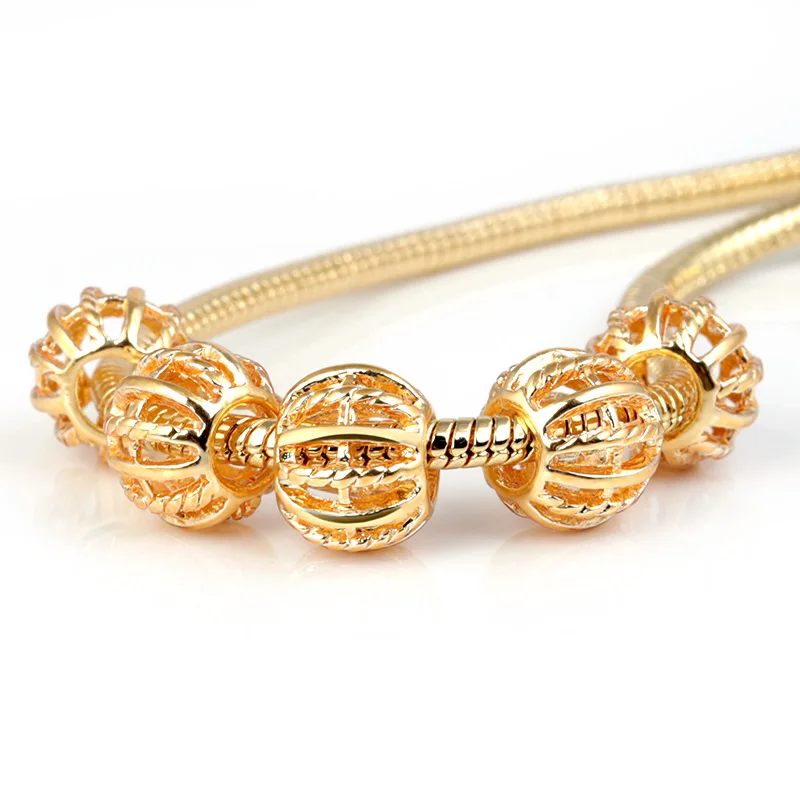 

10Pcs a Lot Gold Round Openwork Beads Fit For Pandora Charms Bracelet DIY Bead European Murano Czech Spacer Beads Love Charm