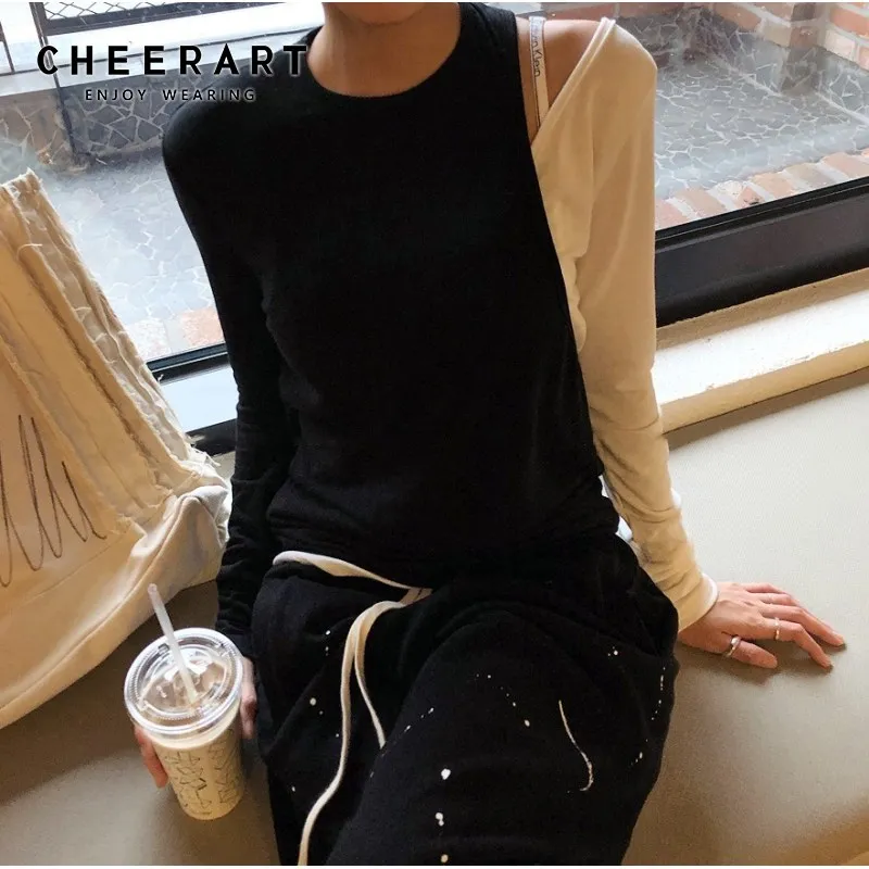 CHEERART топ на одно плечо, женская черно-белая футболка с длинным рукавом, Повседневная футболка с открытыми плечами, осенняя одежда