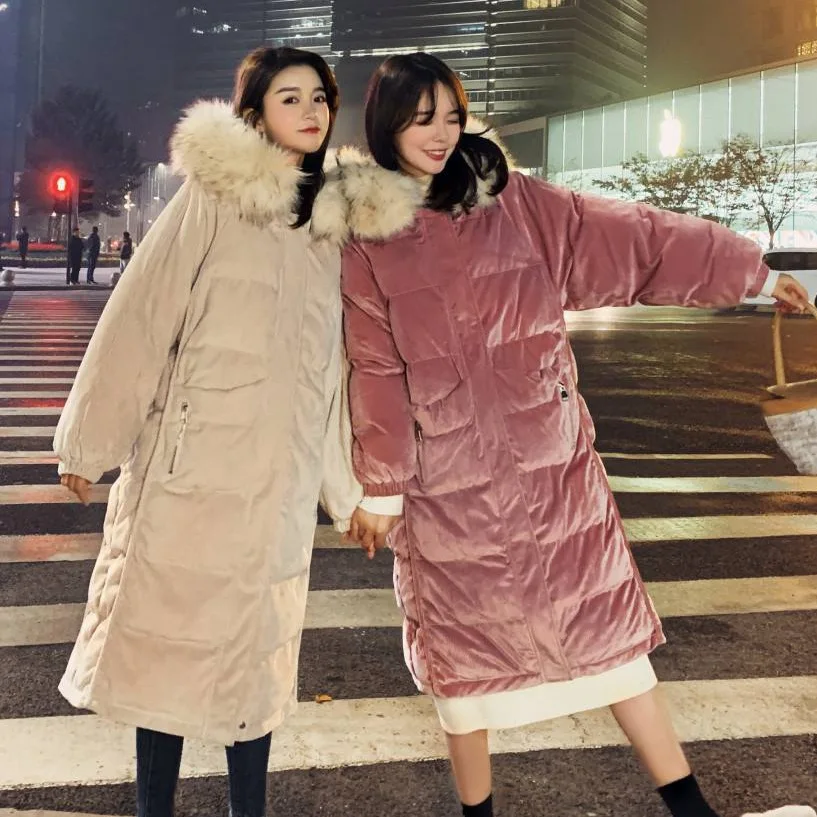 

Photo Shoot in Sweet Off-white over-the-Knee Mid-length Corduroy Hooded Model Large Fur Collar Best Friend Cotton Overcoat Women
