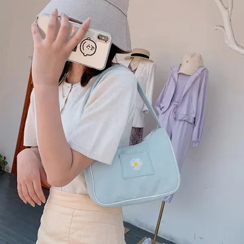 

ins small daisy canvas bag medieval style the same flower underarm baguette literary fan student shoulder bag