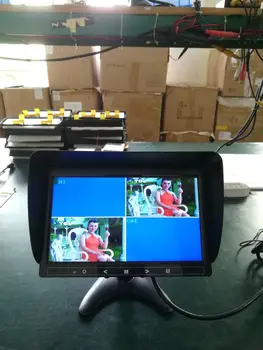 

Ultra-Thin Car Mounted 10.1 Display Four Cutting Screen Four-Tile 10.1 LCD Display Remote Control Holder