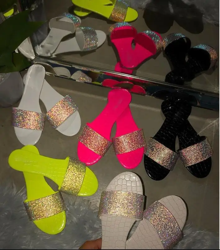 Модные новые женские сандалии с яркими бриллиантами; пляжные шлепанцы с рисунком; домашние тапочки на плоской подошве для путешествий; большие размеры; BK035